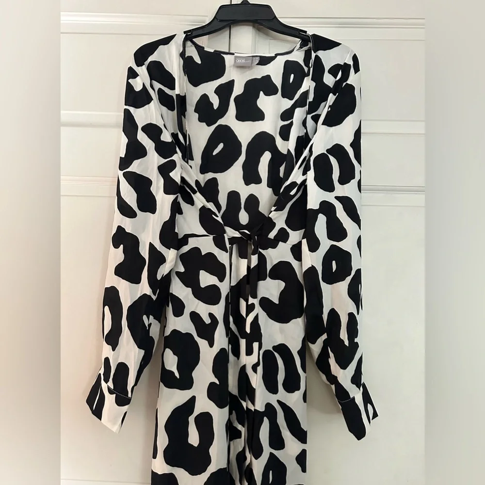 ASOS Robe - Picture 2 of 3